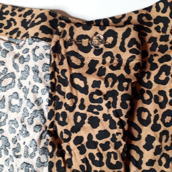 Women's Aeropostale Leopard Wrap Skirt Size Medium - Picture 3 of 6